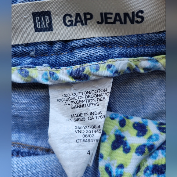 The Gap Denim Distressed and Embellished Mini Skirt, VGUC, Size 4 - Picture 11 of 12
